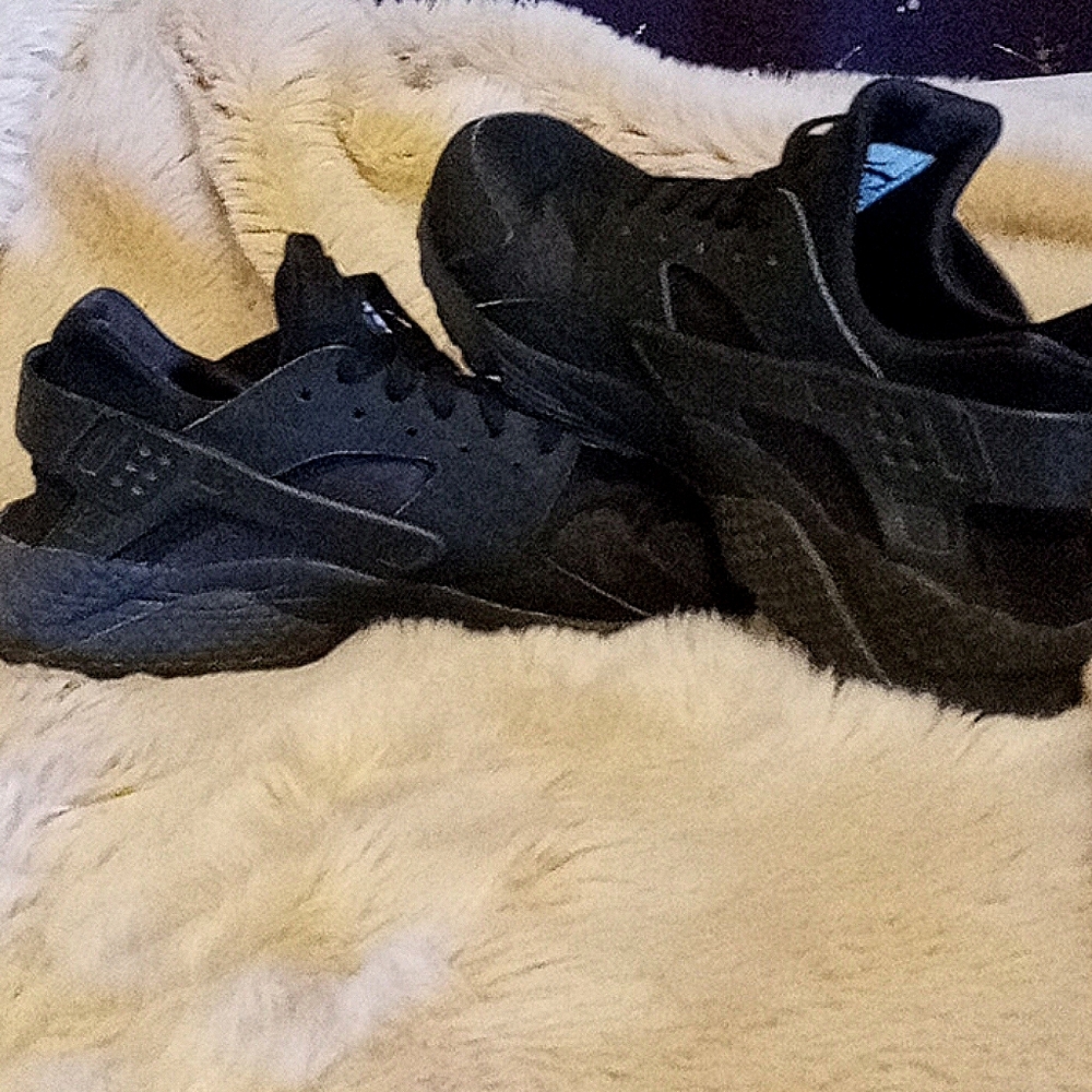 Nike Air Huarache tennis shoes